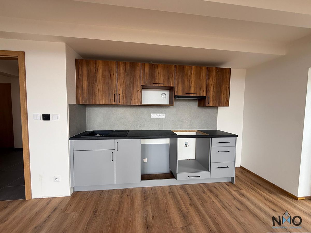 Pronájem bytu 2+kk 88 m² – fotografie 4