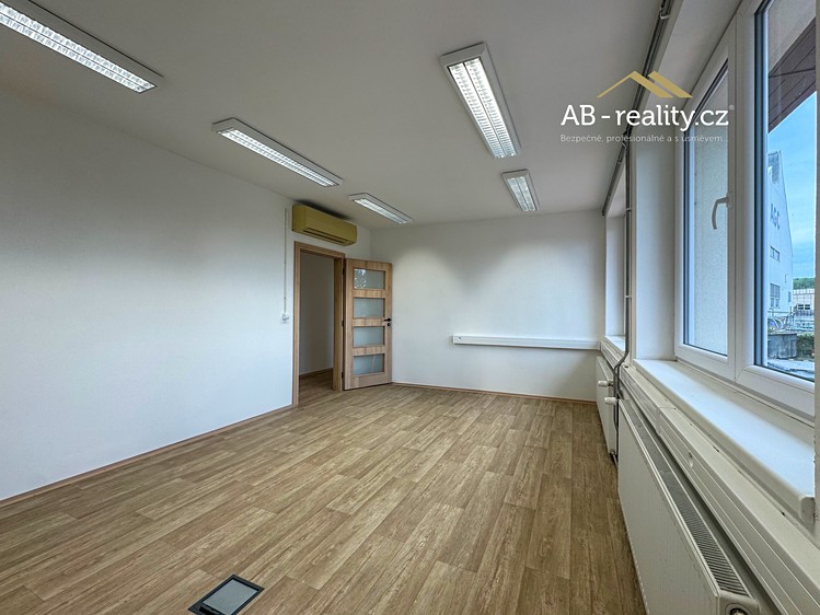 Pronájem komerčního prostoru, 144 m² (11 z 20)