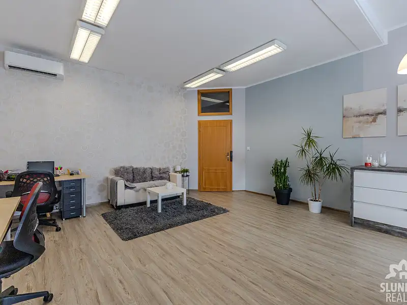 Pronájem kanceláře 41 m², Uherské Hradiště – náhled fotky 1