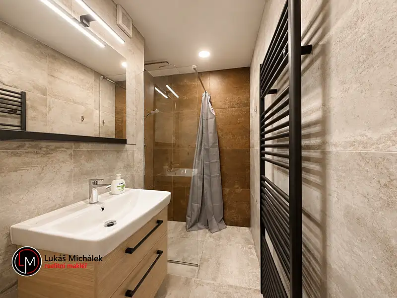 Pronájem bytu 3+1 66 m², Lázně Bělohrad – náhled fotky 2