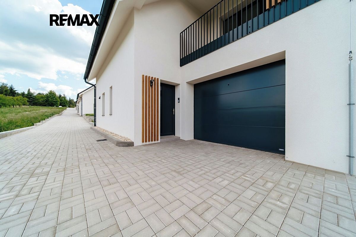 Prodej rodinného domu 138 m², pozemek 282 m² – fotografie 2