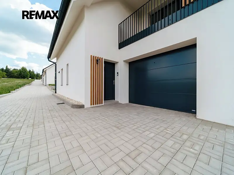 Prodej rodinného domu 138 m², pozemek 282 m², Lysice – náhled fotky 2