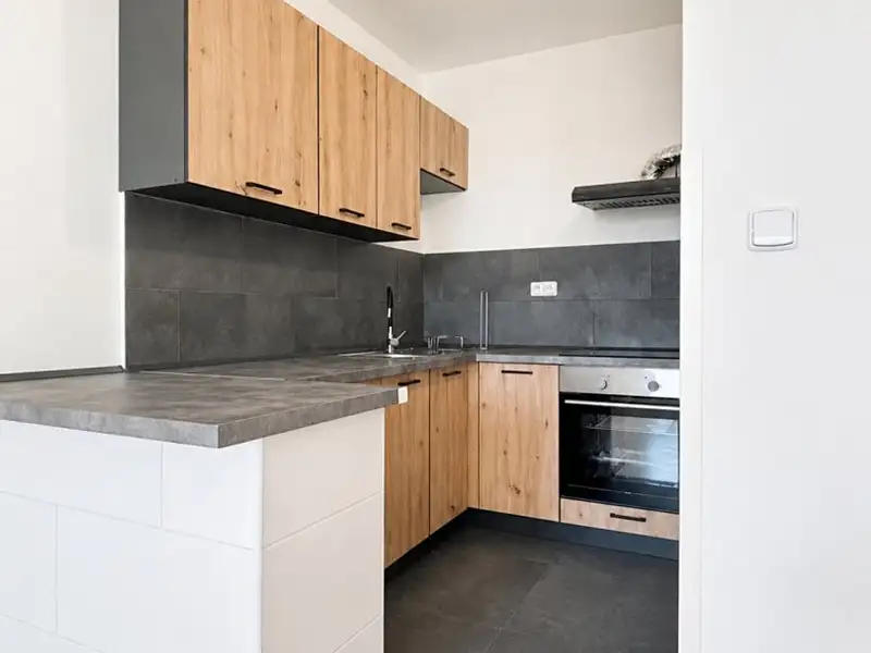 Pronájem bytu 2+kk 40 m², Žatec – náhled fotky 2