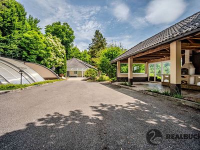 Prodej vícegeneračního domu 320 m², pozemek 7050 m²
