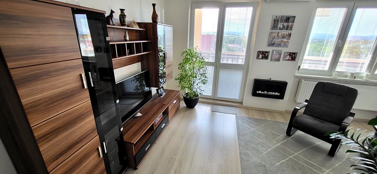 Pronájem bytu 3+1 90 m² – fotografie 3