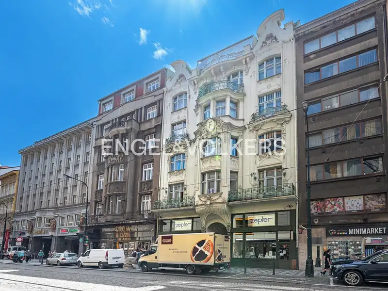 Pronájem kanceláře 169 m², Praha – náhled fotky 1