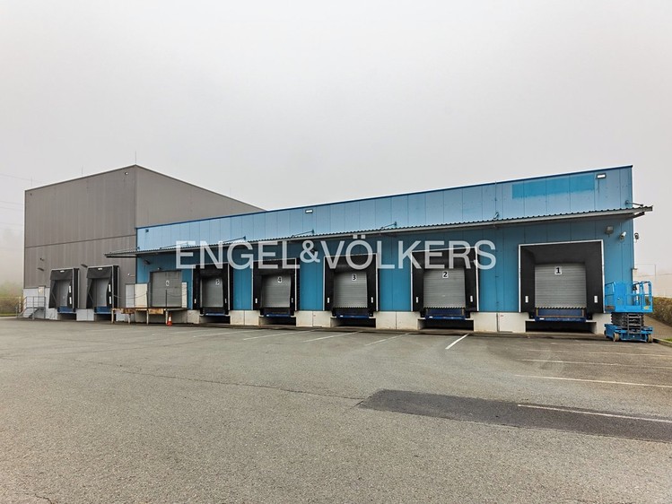 Pronájem komerčního prostoru, 3 527 m² (4 z 15)
