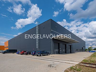 Pronájem skladového prostoru 2600 m²
