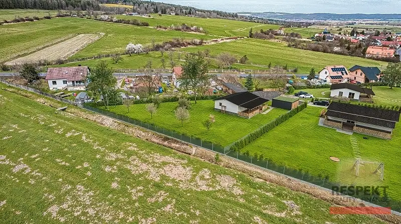 Prodej stavebního pozemku 1517 m², Běštín – náhled fotky 2
