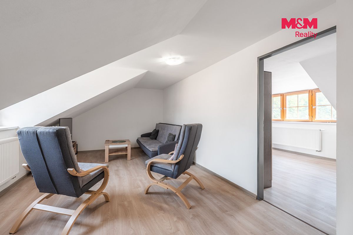Prodej rodinného domu 240 m², pozemek 1842 m² – fotografie 5