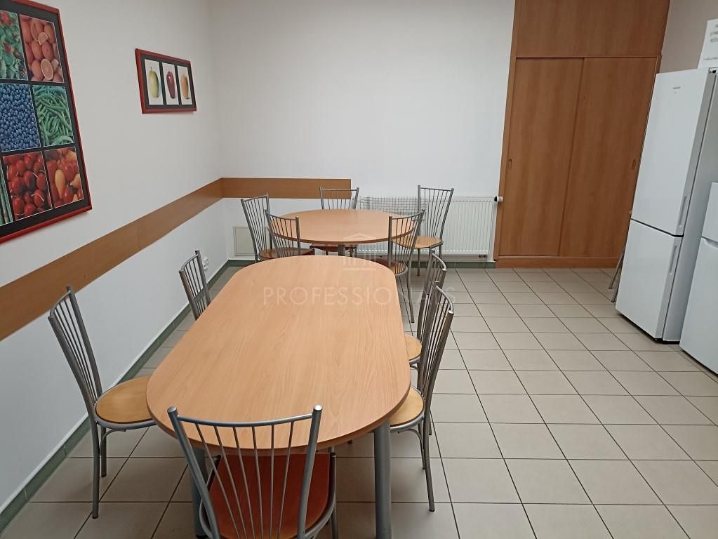 Pronájem kanceláře 128 m² – fotografie 3