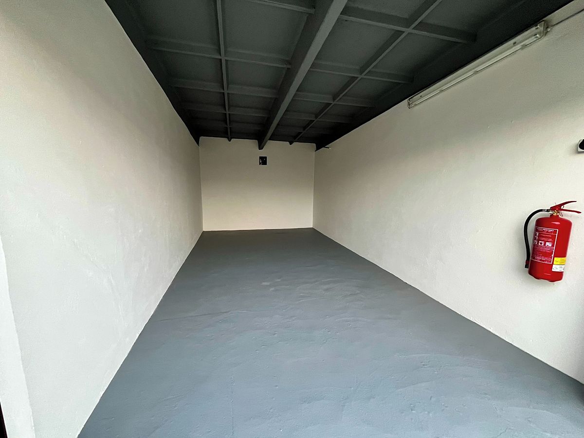 Prodej garáže 16 m² – fotografie 3