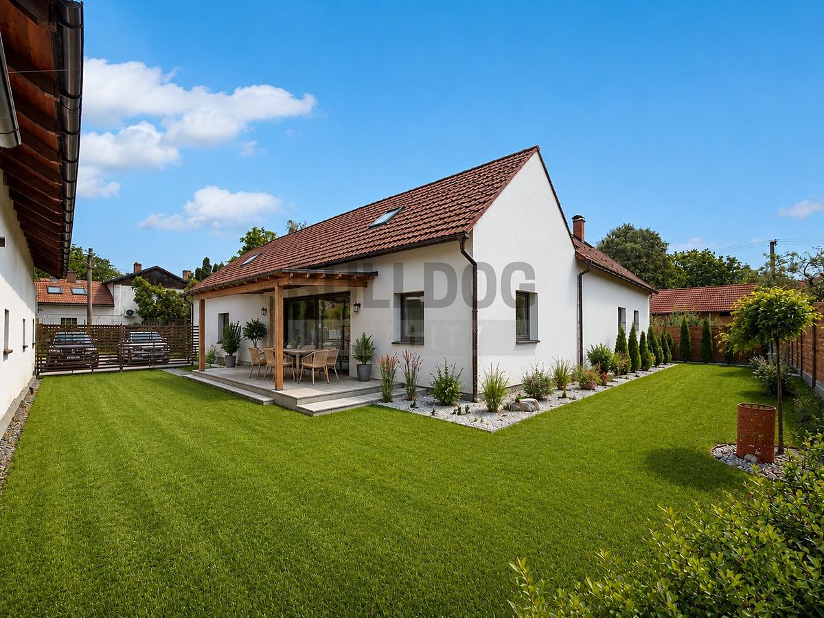 Prodej rodinného domu 164 m², pozemek 743 m² – fotografie 2