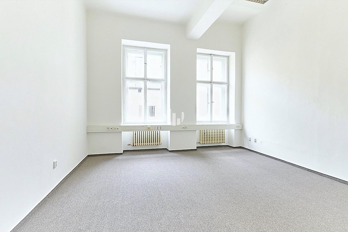 Pronájem kanceláře 102 m² – fotografie 2