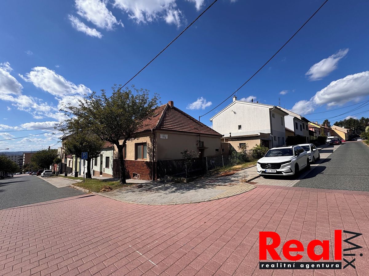 Prodej rodinného domu 150 m², pozemek 196 m² – fotografie 2