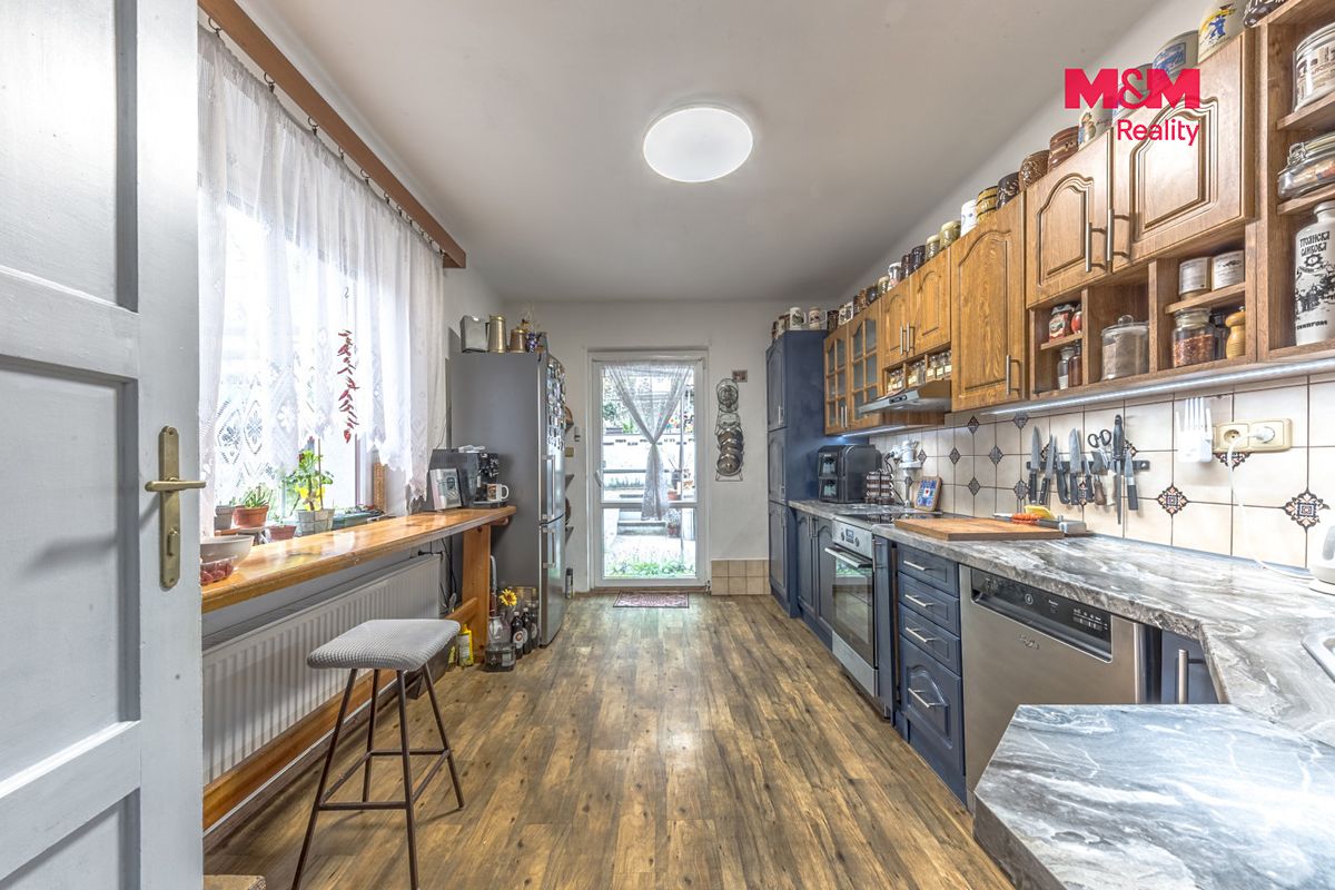 Prodej rodinného domu 128 m², pozemek 815 m² – fotografie 2