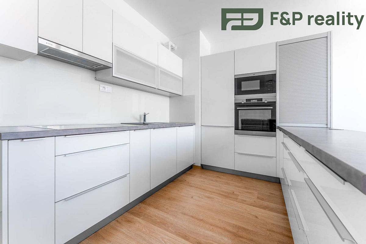 Pronájem bytu 4+kk 93 m² – fotografie 2