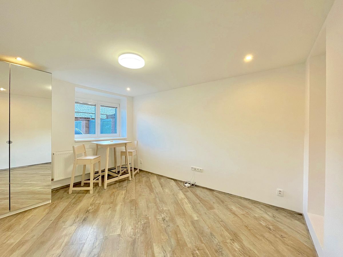 Pronájem bytu 1+kk 25 m² – fotografie 2