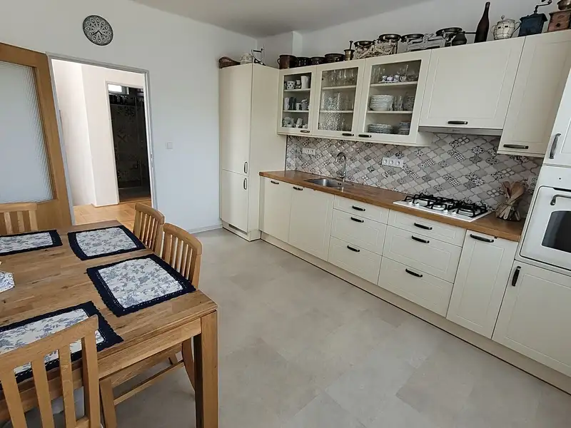 Prodej rodinného domu 180 m², pozemek 1075 m², Roudnice nad Labem – náhled fotky 2