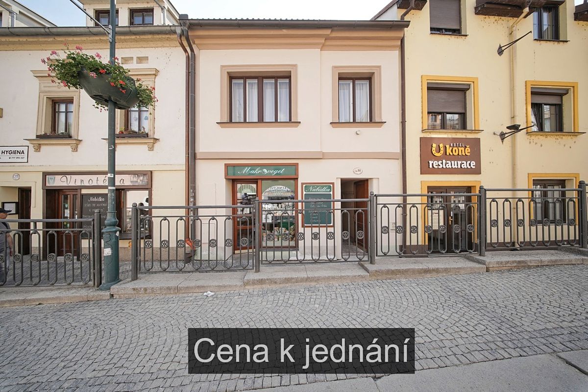 Prodej rodinného domu 270 m², pozemek 317 m²