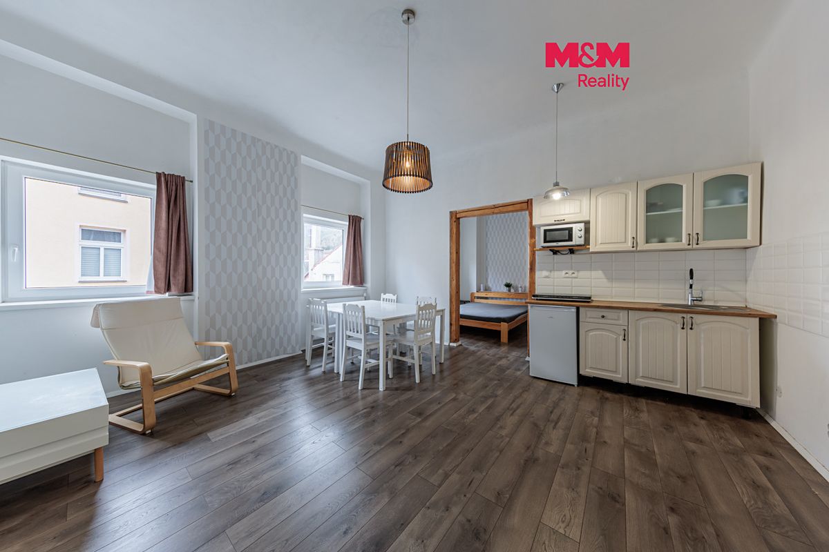 Prodej rodinného domu 327 m², pozemek 220 m²