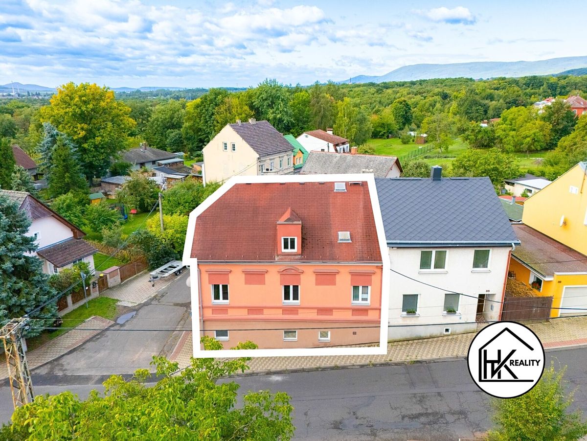 Prodej rodinného domu 326 m², pozemek 331 m² – fotografie 2