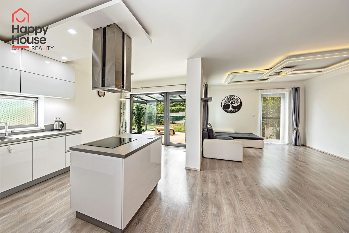 Pronájem rodinného domu 135 m², pozemek 318 m² – fotografie 3