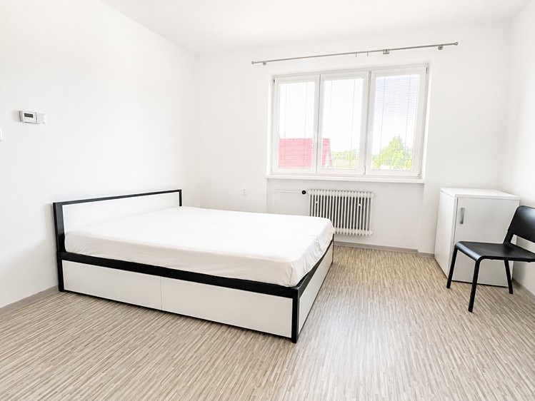 Pronájem bytu 1+1, 34 m² (1 z 8)