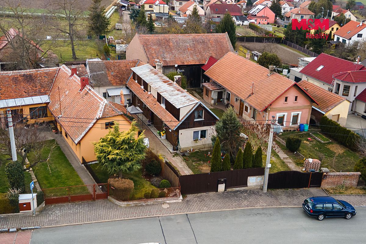Prodej rodinného domu 250 m², pozemek 610 m² – fotografie 2