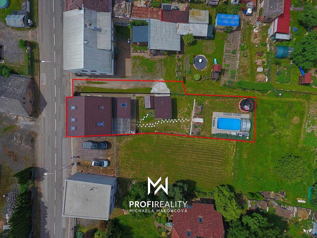 Prodej rodinného domu 176 m², pozemek 583 m² – fotografie 2