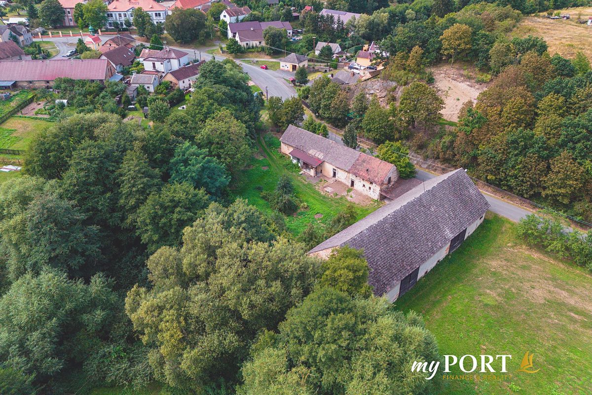Prodej rodinného domu 275 m², pozemek 2635 m² – fotografie 4
