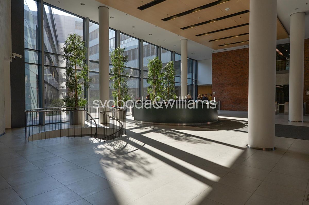 Pronájem kanceláře 708 m² – fotografie 3