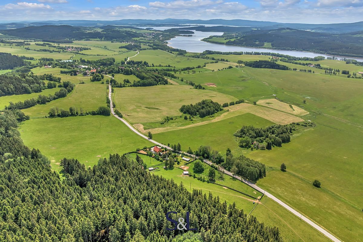 Prodej vícegeneračního domu 200 m², pozemek 26844 m² – fotografie 3
