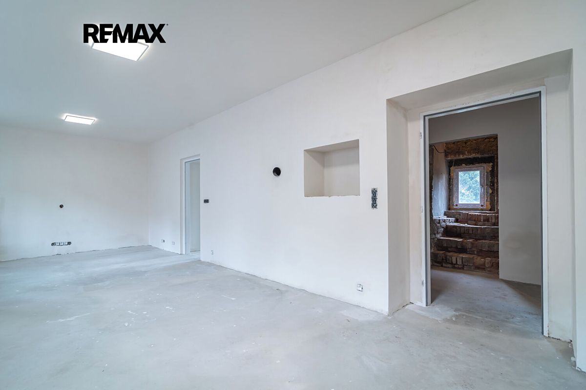 Prodej rodinného domu 235 m², pozemek 520 m² – fotografie 4