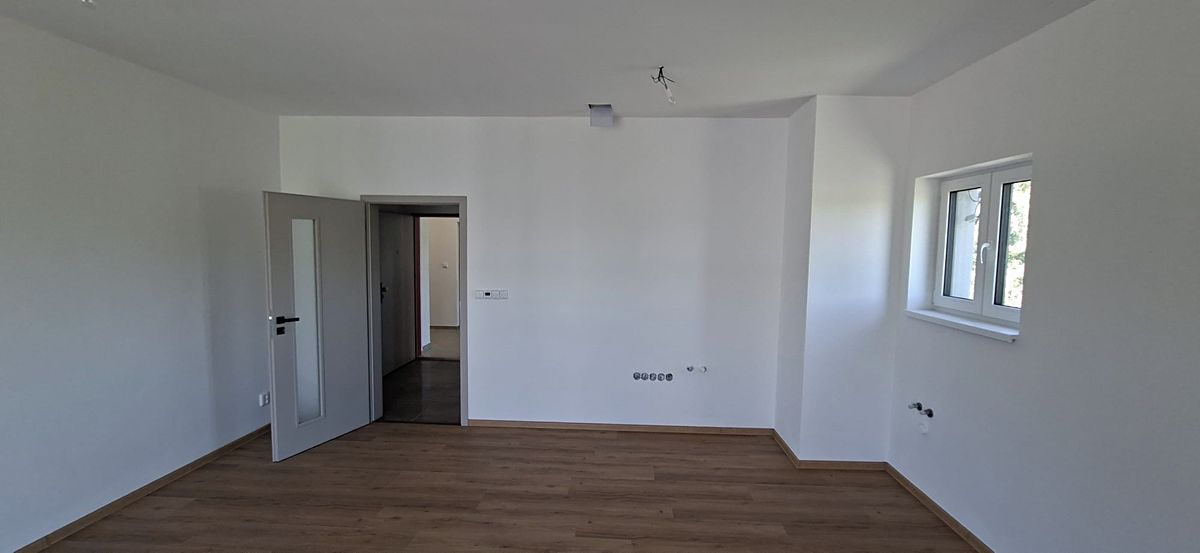 Pronájem bytu 1+kk 37 m² – fotografie 4