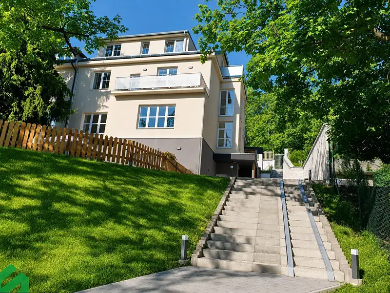 Pronájem bytu 4+kk 104 m², Praha – náhled fotky 1