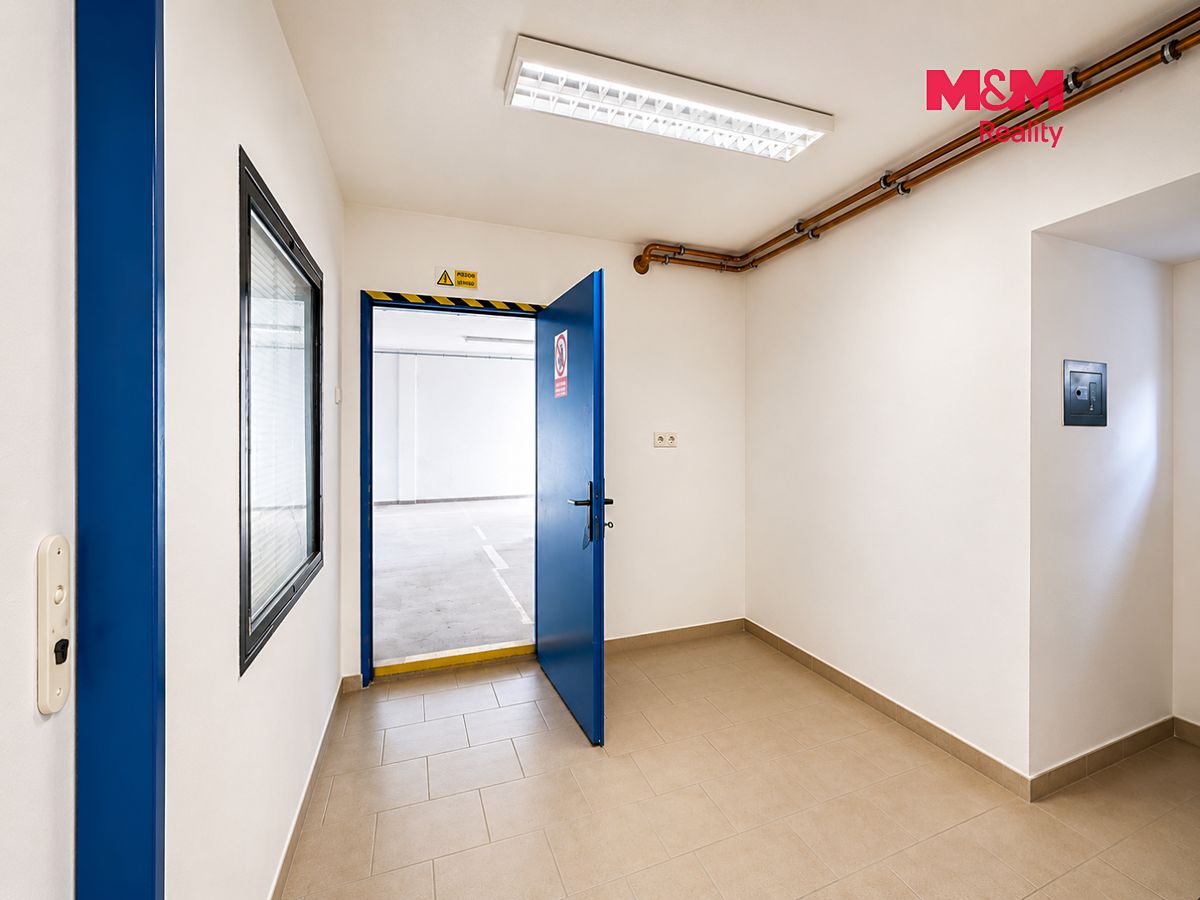 Pronájem obchodního prostoru 126 m² – fotografie 3