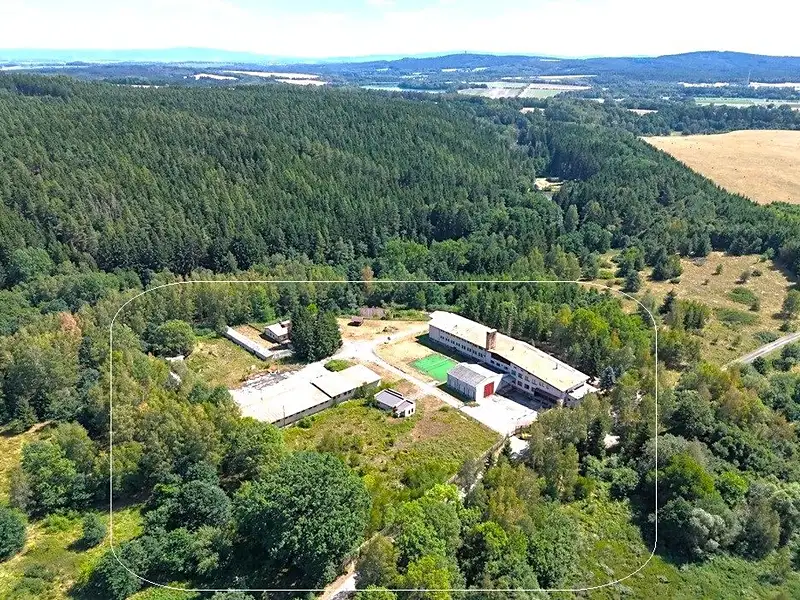 Prodej ubytovacího zařízení 2900 m², Libá – náhled fotky 3