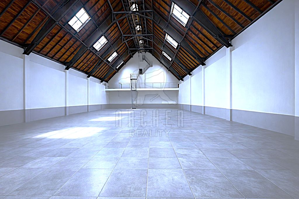 Prodej skladového prostoru 828 m² – fotografie 2