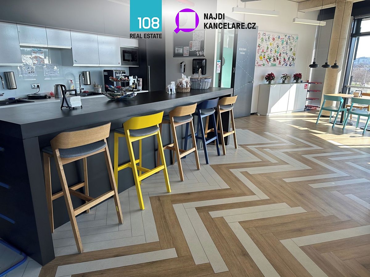 Pronájem kanceláře 456 m² – fotografie 4