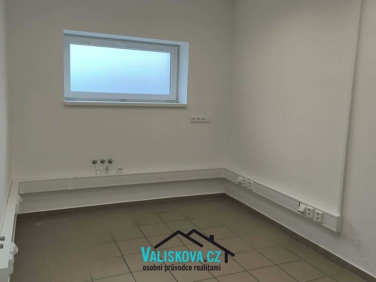 Pronájem komerčního prostoru, 210 m² (6 z 16)