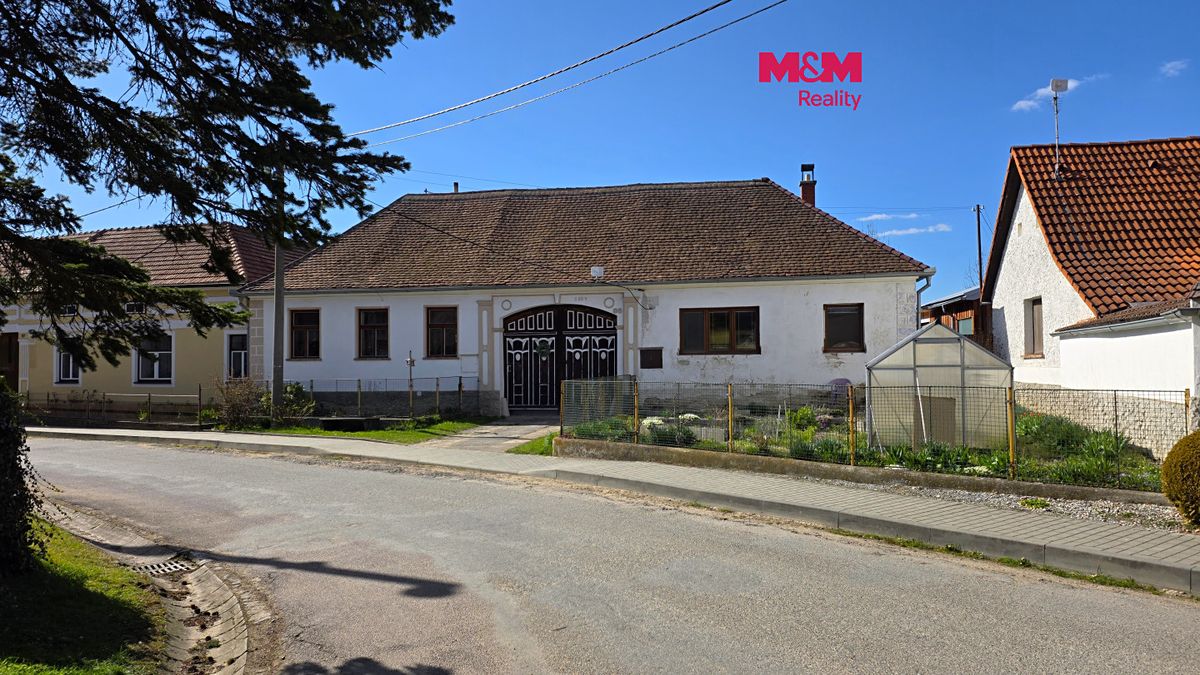 Prodej rodinného domu 140 m², pozemek 2540 m²
