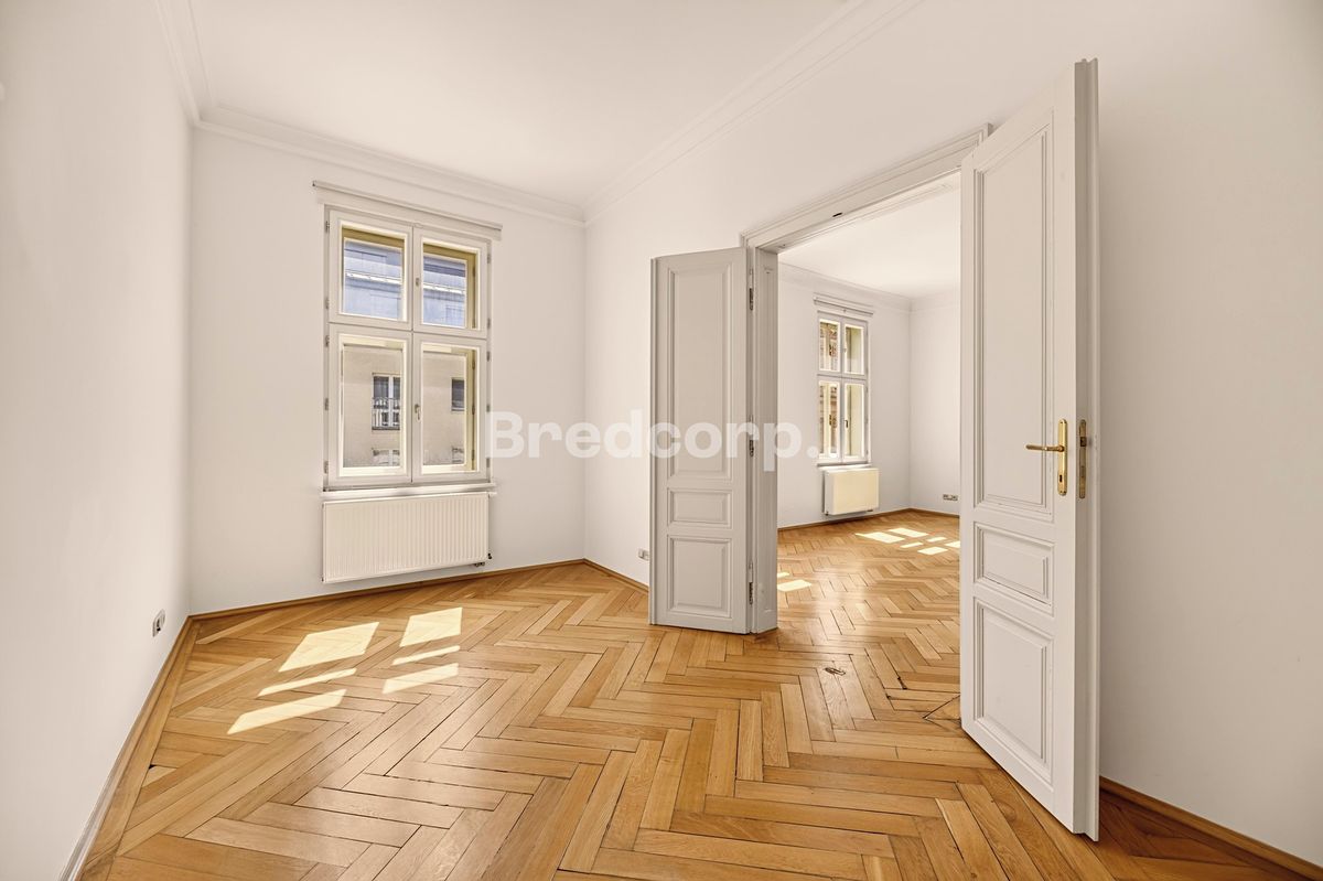 Pronájem kanceláře 190 m² – fotografie 2