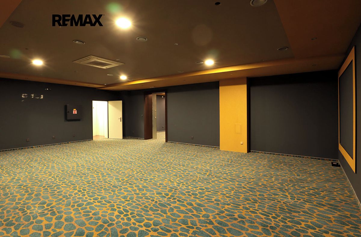 Pronájem obchodního prostoru 218 m²