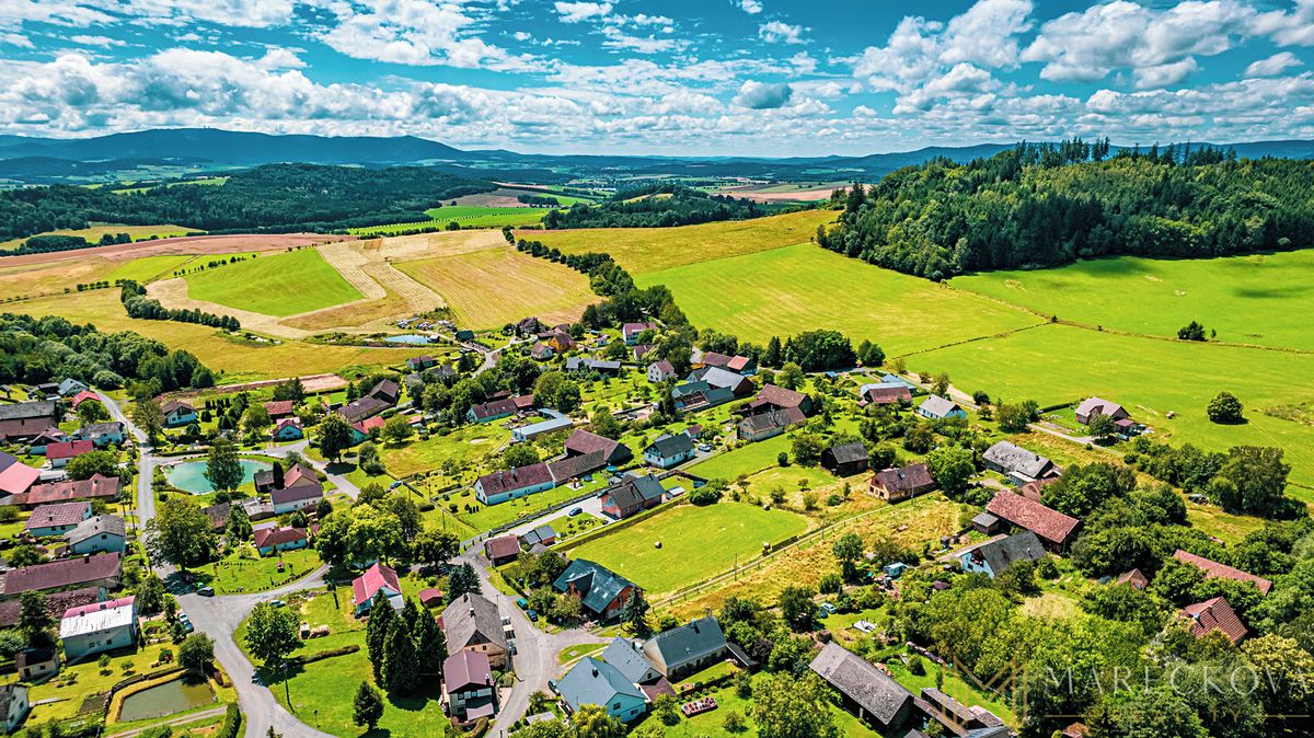 Prodej stavebního pozemku 1309 m² – fotografie 3