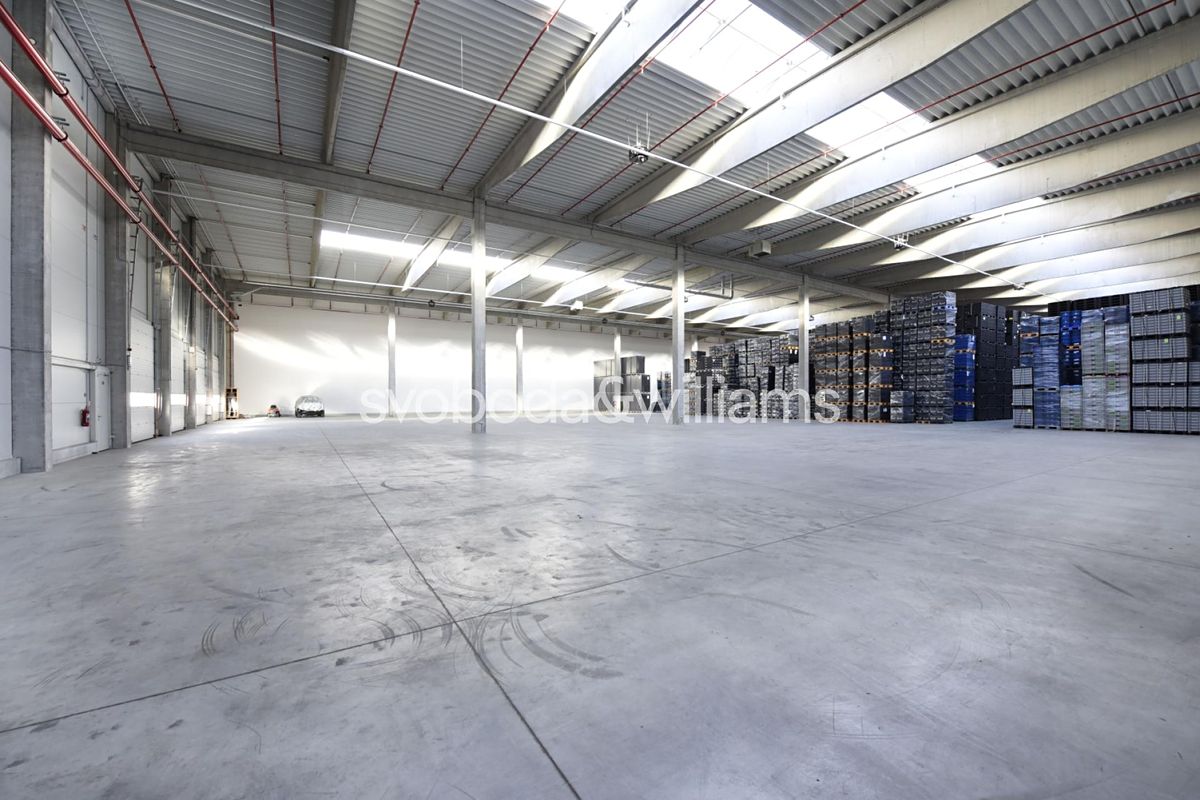 Pronájem výrobní haly, prostoru 2000 m² – fotografie 2