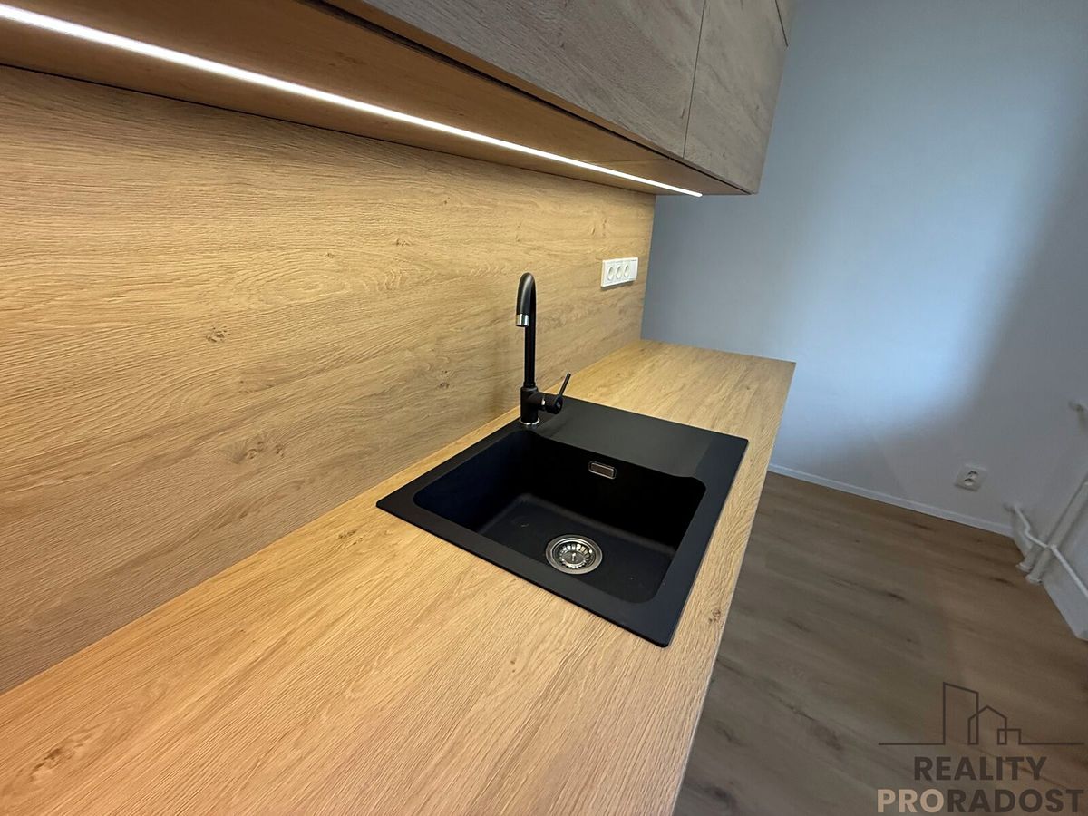 Pronájem bytu 2+1 50 m² – fotografie 5