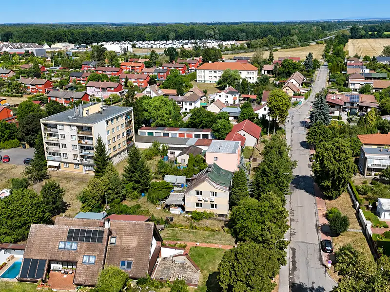 Prodej rodinného domu 250 m², pozemek 721 m², Pardubice – náhled fotky 1