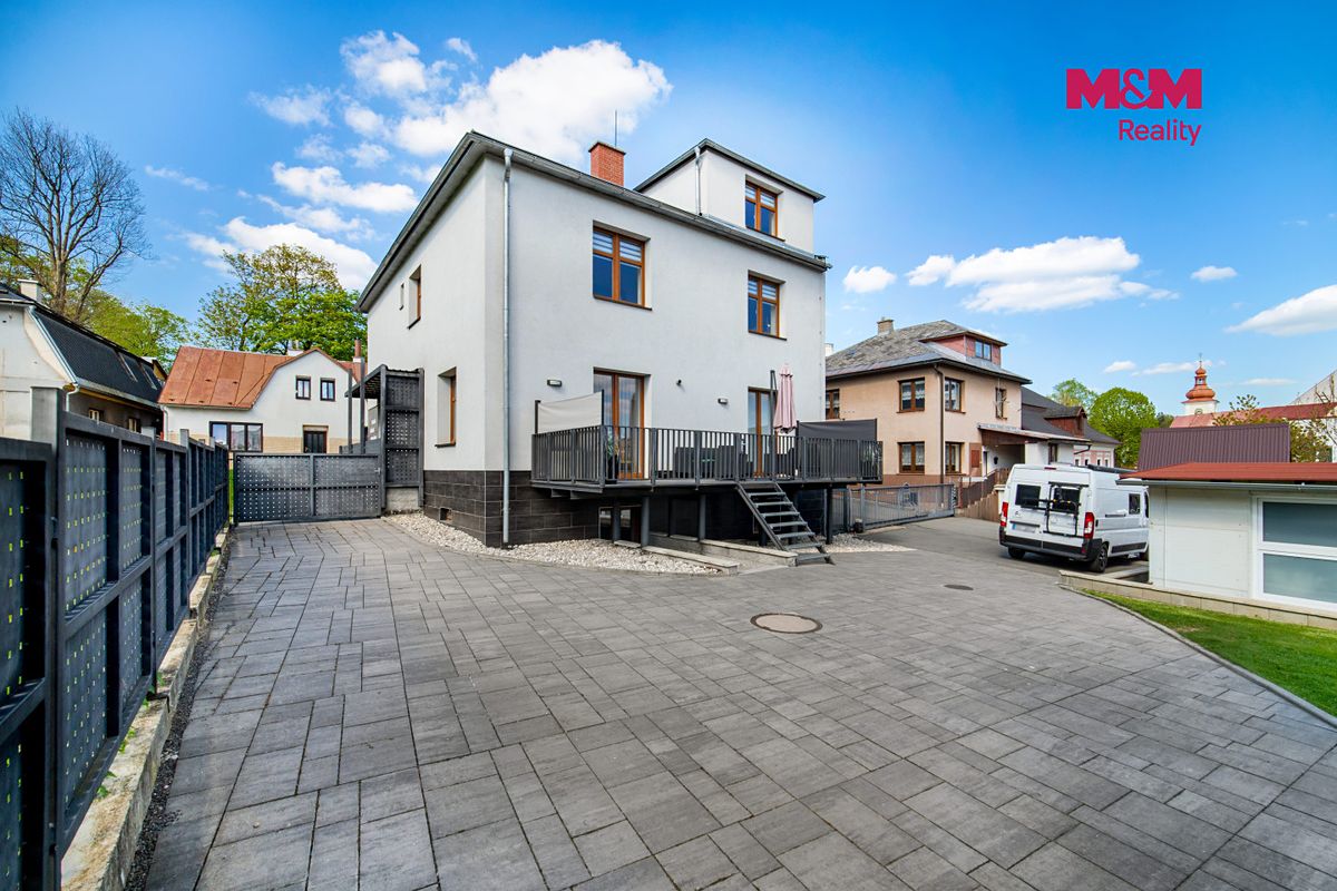 Prodej činžovního domu 1152 m² – fotografie 2
