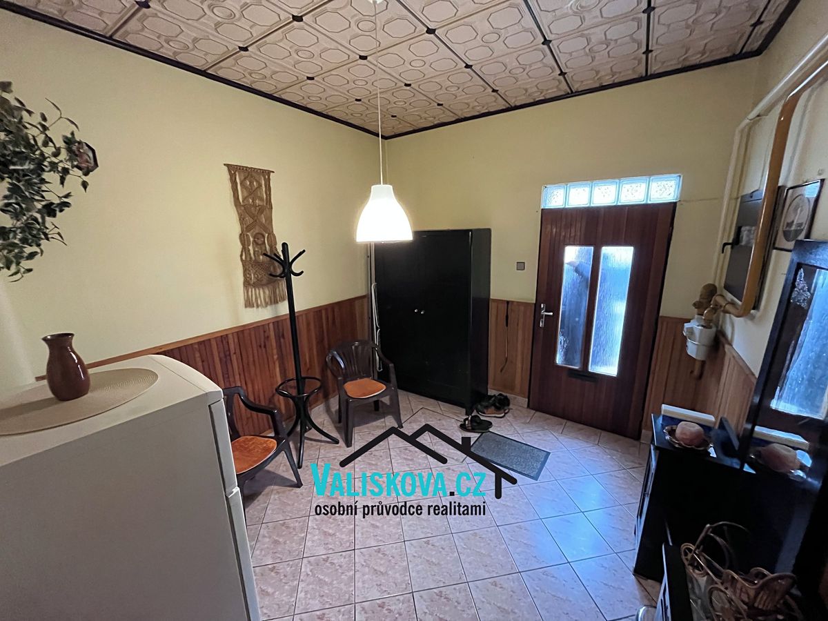 Prodej rodinného domu 90 m², pozemek 188 m² – fotografie 2